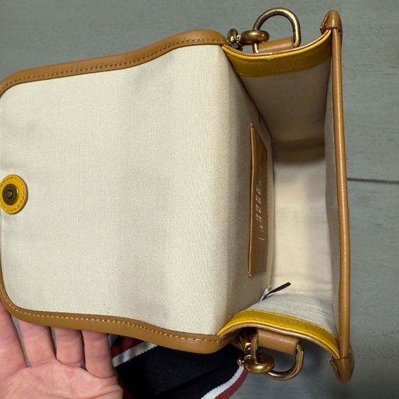 Marc Jacobs (small) crossbody bag in mustard + stripey strap - Picture 6 of 6